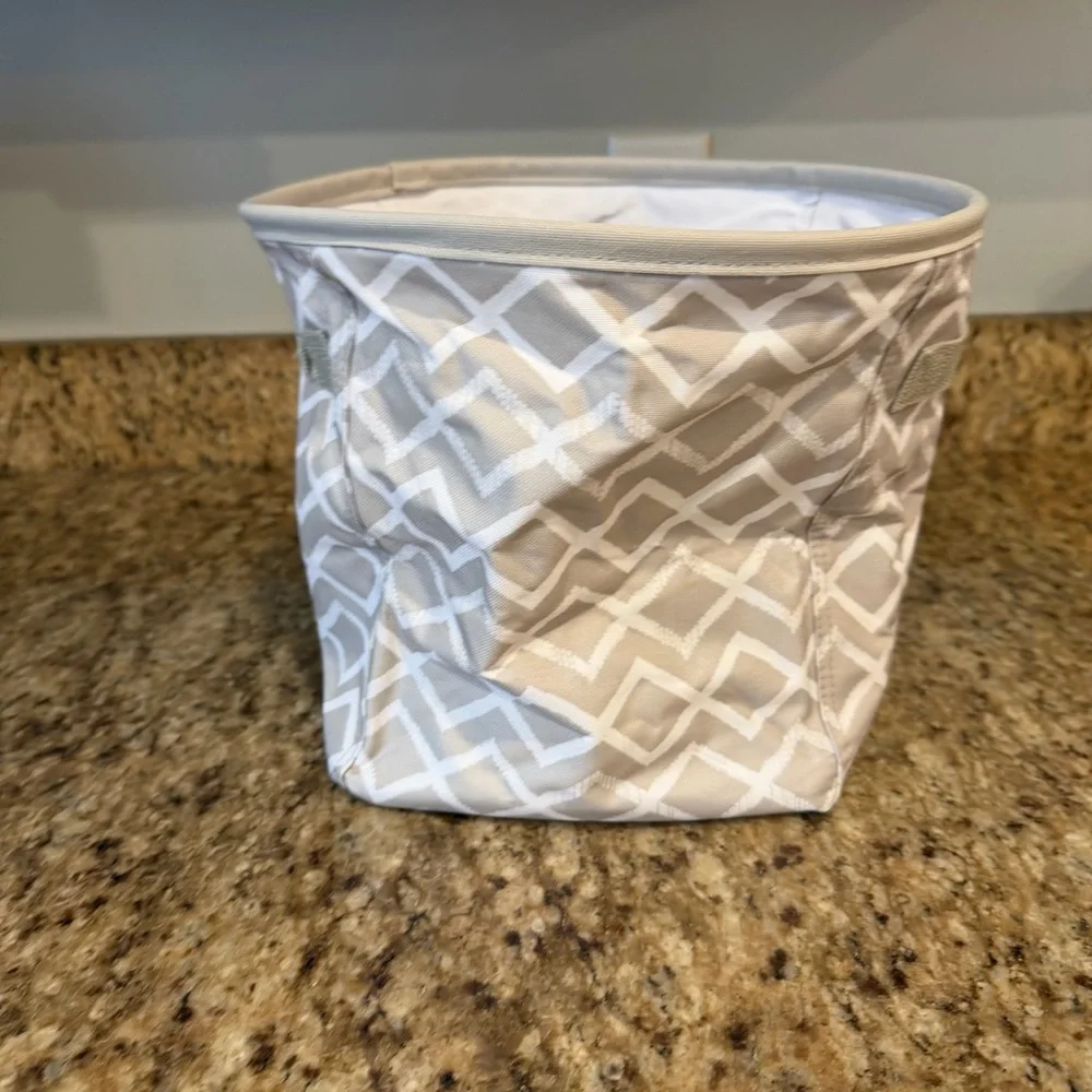 THIRTY-ONE 31 Bags MINI STORAGE BIN 817A DANCING DIAMOND Tan White